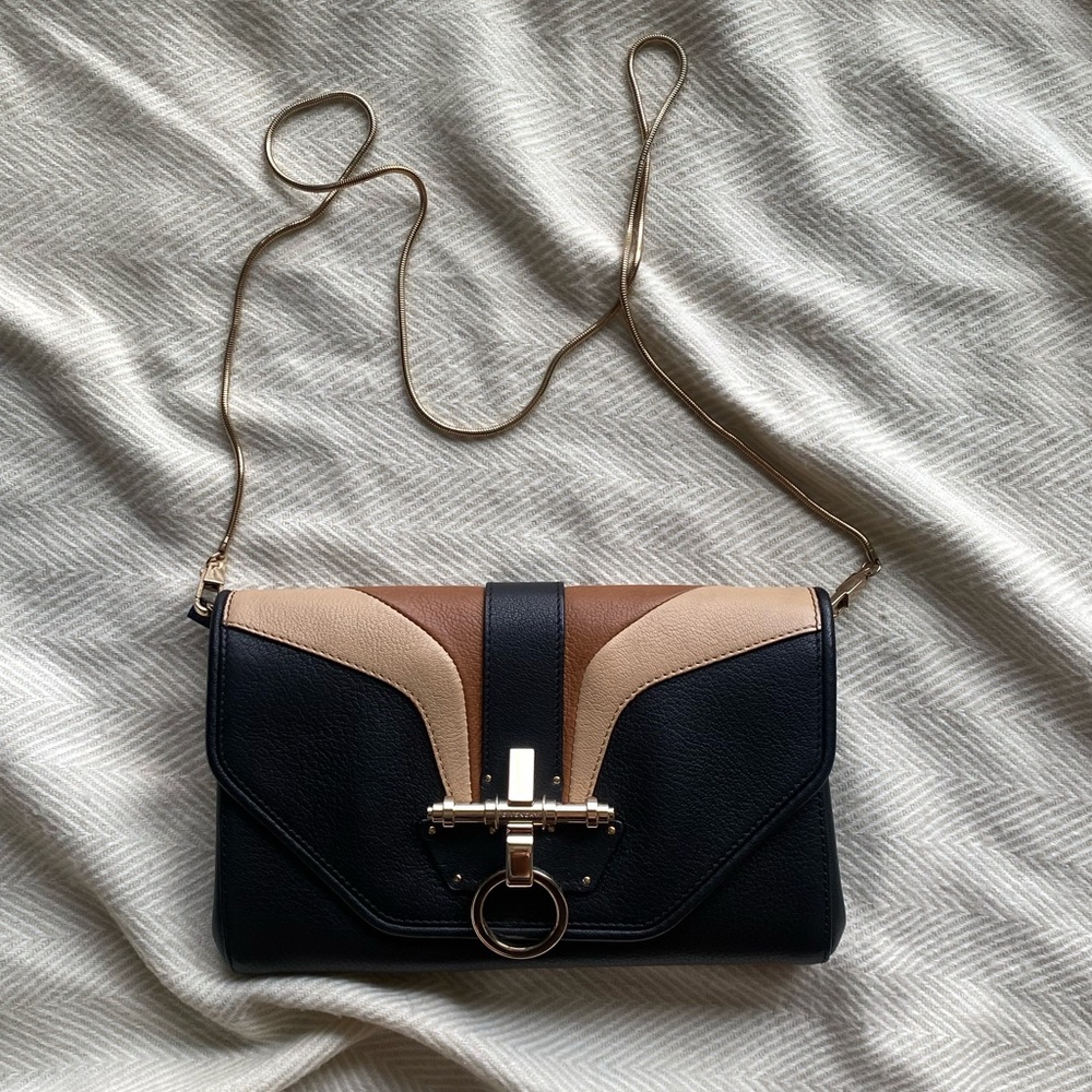 Givenchy - Picture 3 of 9
